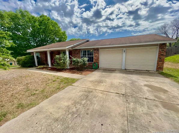 7724 Village Oak Dr, Live Oak, TX 78233