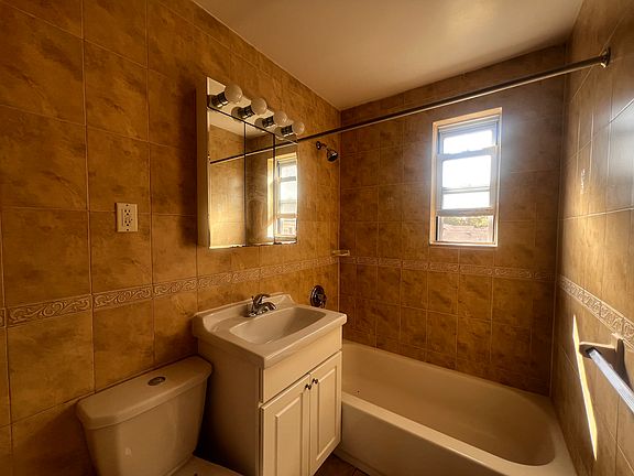 5th image of 6841 Cloverdale Blvd #B