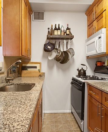 5th image of 67 Poplar St APT Gb