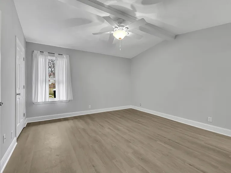 3350 Oak Trees Ct — Photo 4