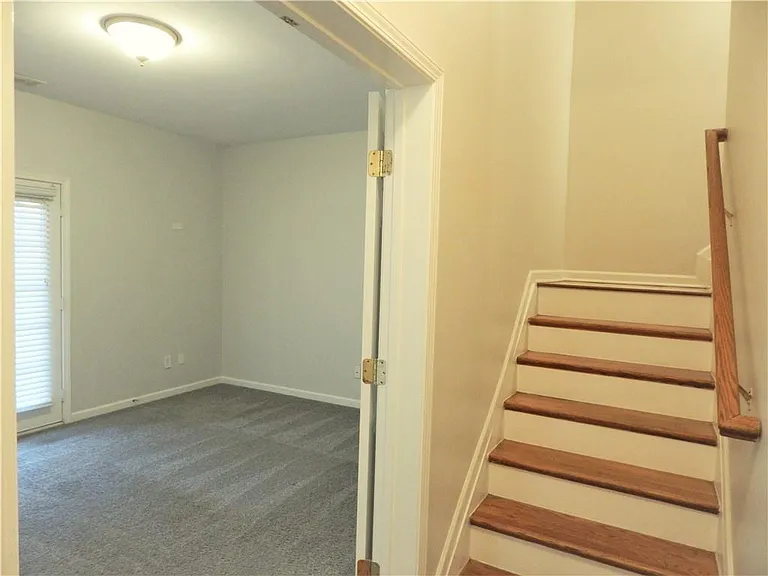 10829 Yorkwood St — Photo 54