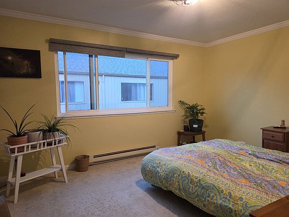 5th image of 984 Kiely Blvd Unit D