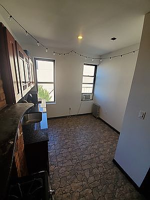 3rd image of 41 Wilson Ave APT 3