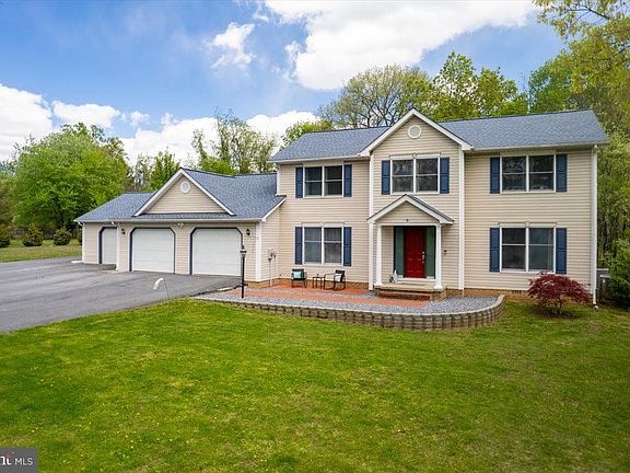 3rd image of 426 Appian Way
