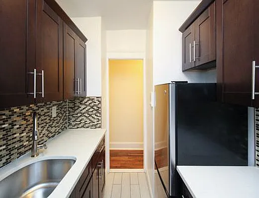 Rented by SW Queens Mezzanine | media 8