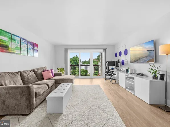 7400 Lakeview Dr #N404, Bethesda, MD 20817