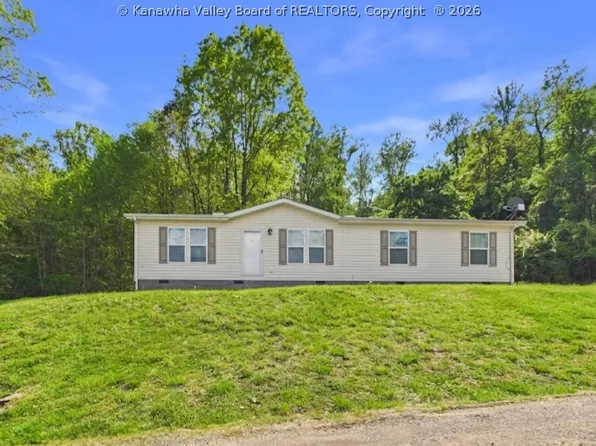 23 Northslope Dr, Milton, WV 25541
