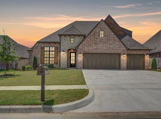 2221 W Charlotte St, Broken Arrow, OK 74011