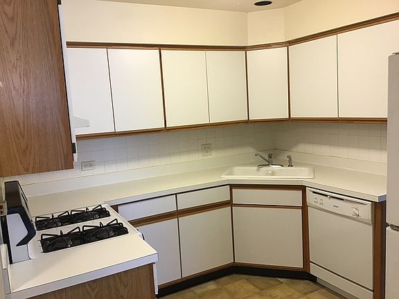 4th image of 1105 Huntwyck Ct #1105