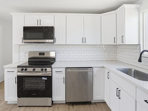 4th image of 2958 S Rae St