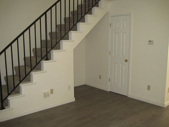 3rd image of 625 W A St