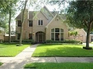 1910 Walnut Green Dr, Houston, TX 77062