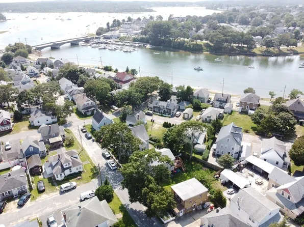 34 Dogwood Ln, Wareham, MA 02571