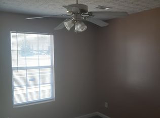 196 Marsh Glen Dr, Jonesboro, GA 30238