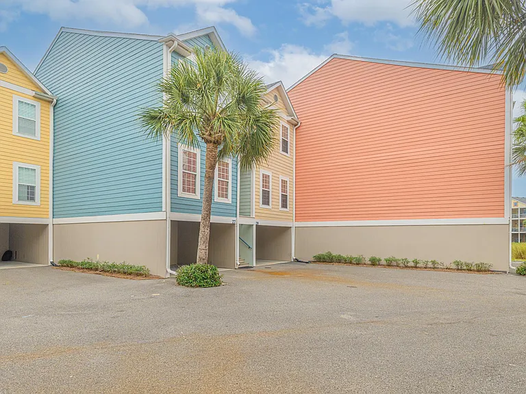 81 Sandbar Ln #27 — Photo 34