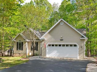 25 W Lake Forest Dr, Palmyra, VA 22963