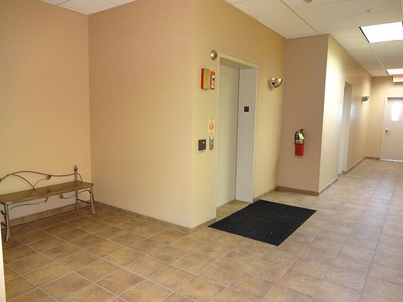 2nd image of 17212 Oak Park Ave Unit 2NE