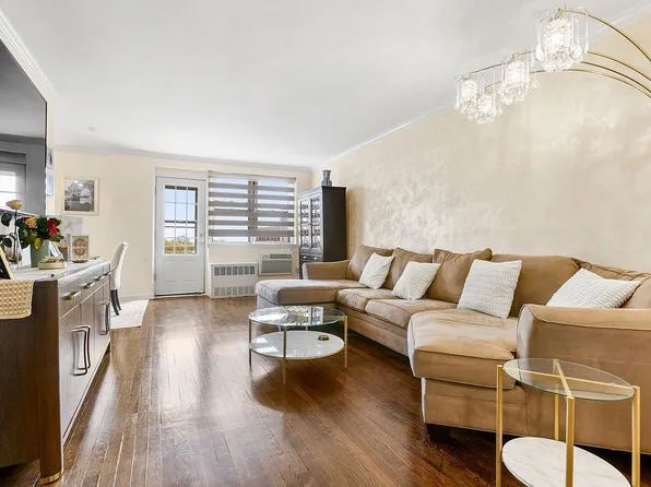 8410 153rd Ave APT 6D, Queens, NY 11414