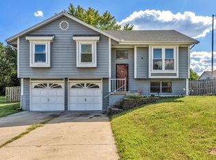 1801 NE Patterson Dr, Lees Summit, MO 64086