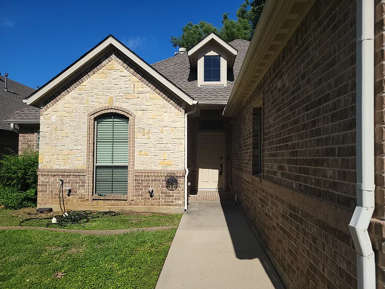 5130 Southpoint Dr — Photo 2