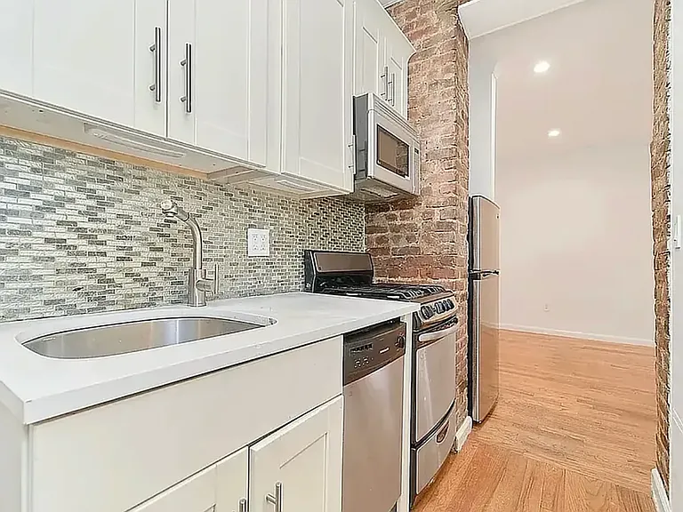 157 Suffolk St #605 — Photo 2