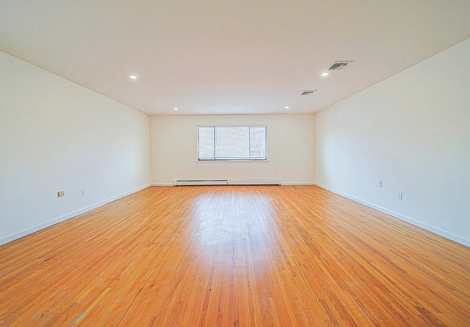 3 bed, $4,200 — Photo 3