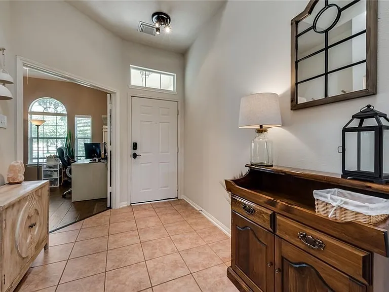7018 Paradise Park Bnd — Photo 4