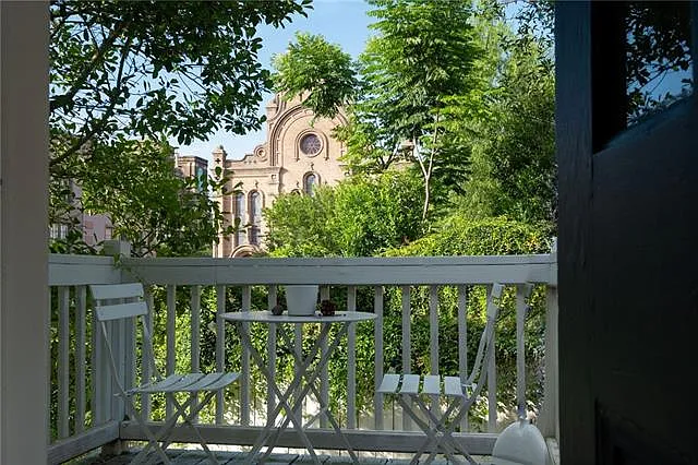 919 Jackson Ave #C — Photo 3