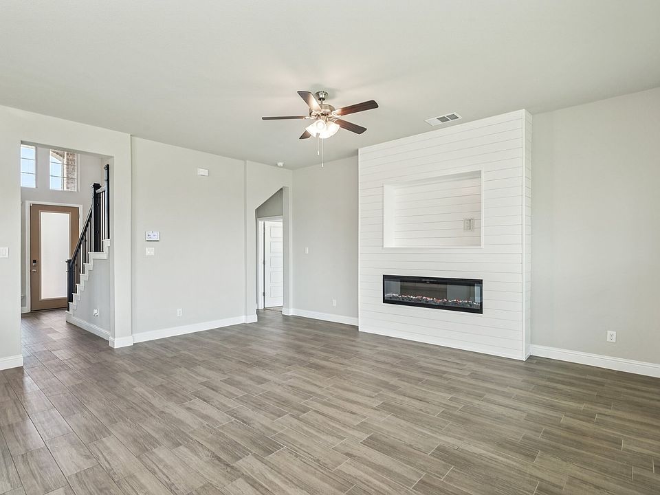 1st image of 1105 Whispering Hill Dr