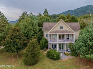 217 Brantley Acres Rd, Speedwell, TN 37870