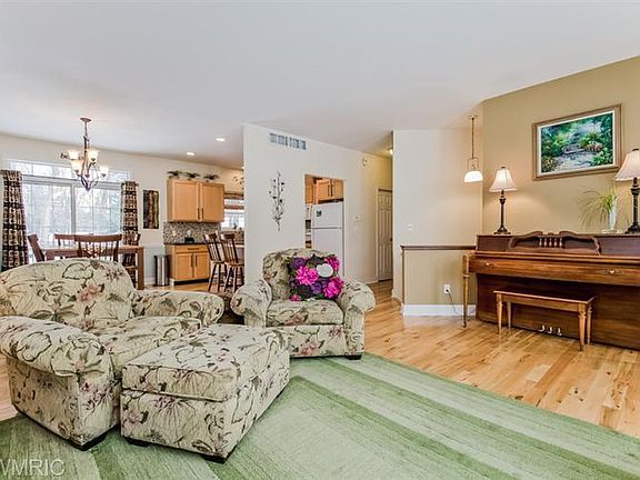 4th image of 647 Jasmine Dr