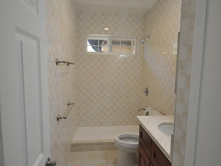 3371A Keanu St #1 — Photo 7
