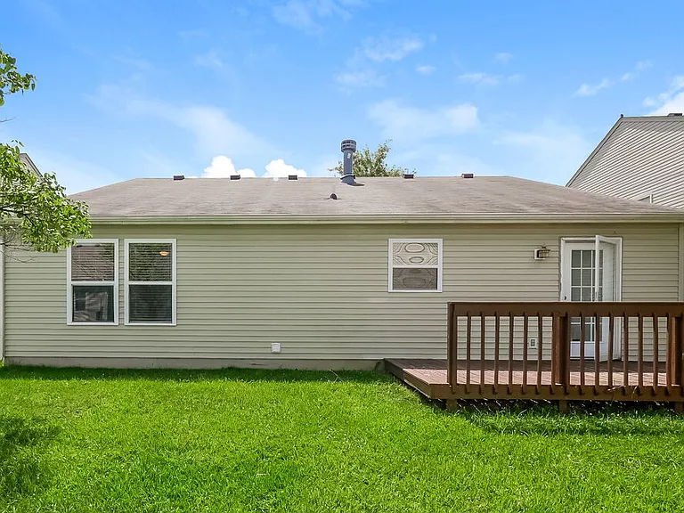 2282 Shadowbrook Dr — Photo 16