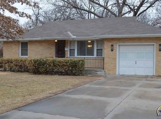 1935 SW McAlister Ave, Topeka, KS 66604