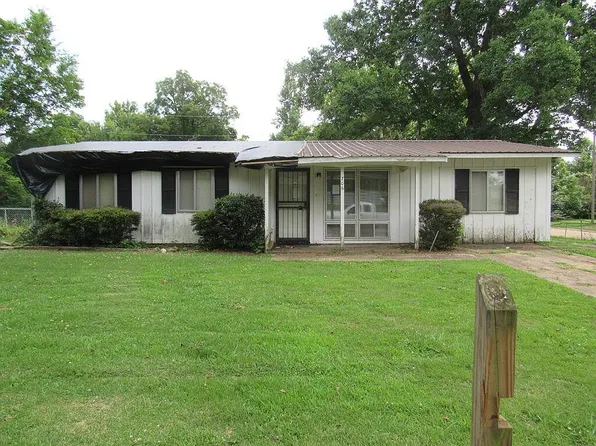 706 Redwood Dr, Forrest City, AR 72335