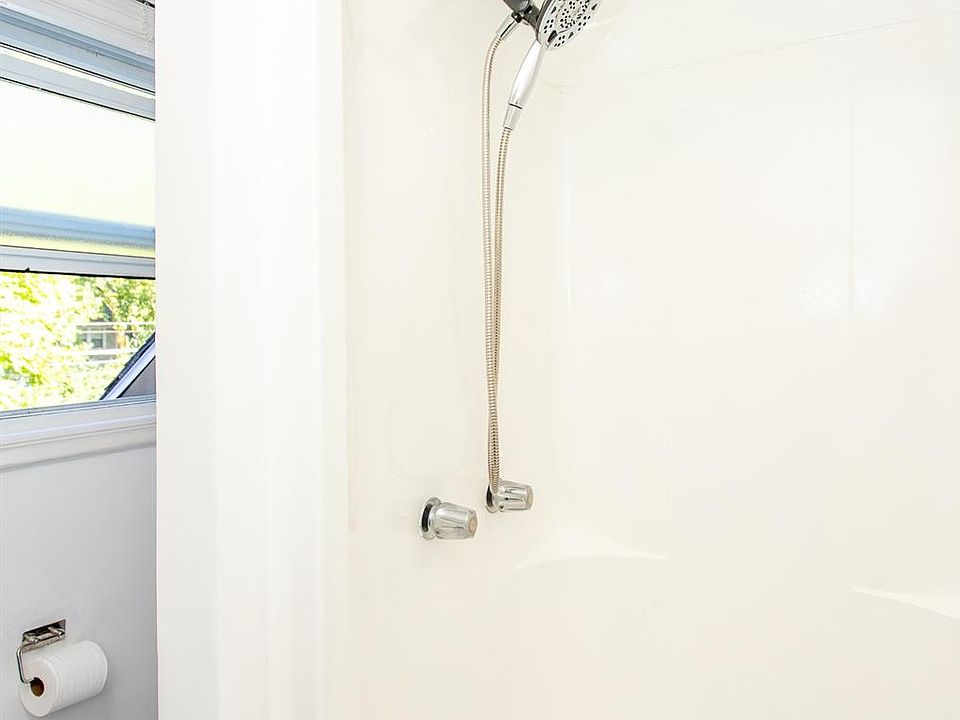 10444 Vernon Ave, photo 29