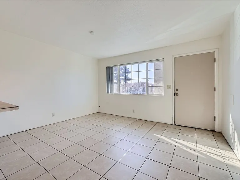 3604 Thomas Ave #4 — Photo 2