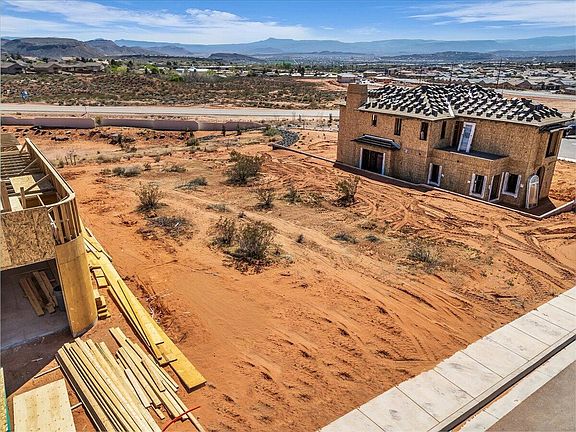 2nd image of 1314 N Lozano Rd