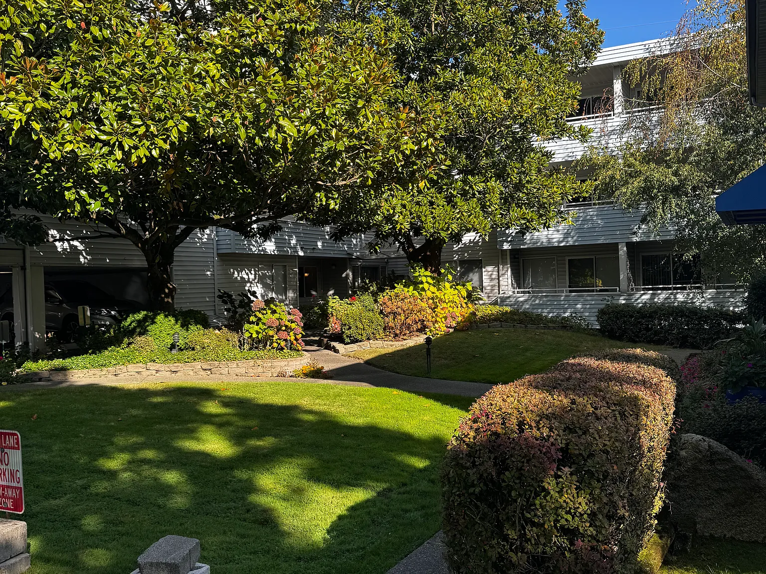 North Court — Photo 4