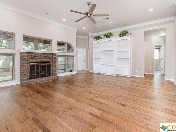 5th image of 1601 Whispering Oaks Ct
