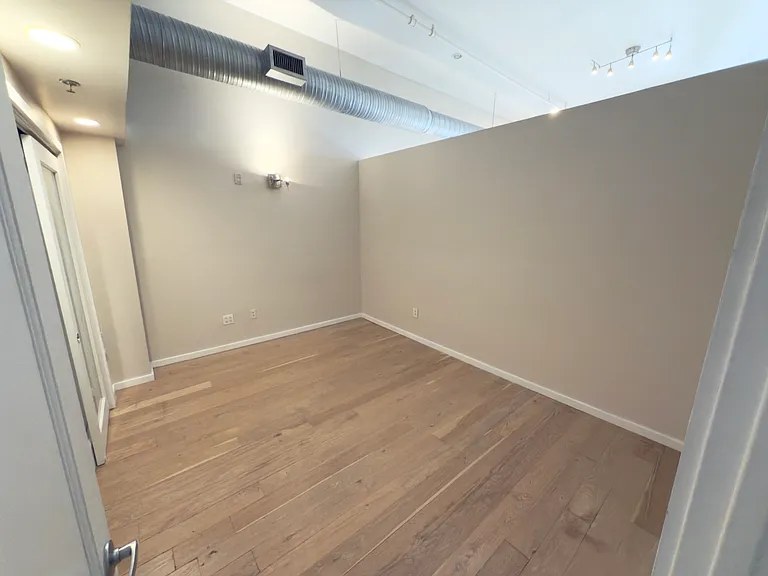 728 Market St #906 — Photo 33