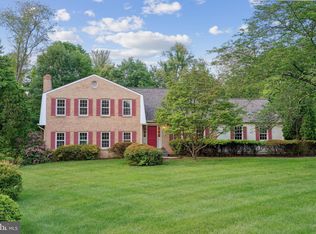 10012 Columbine St, Great Falls, VA 22066