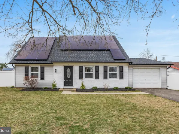 5 Mercator Ln, Willingboro, NJ 08046