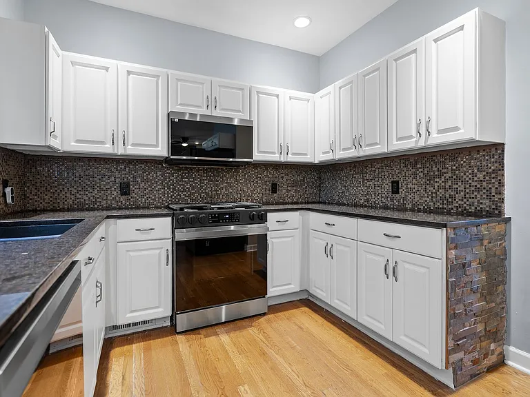 1004 Austin Ct — Photo 14