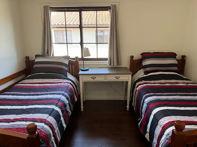 3 bed, 1305 sqft, $1,650 — Photo 2