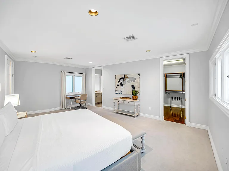 709 Idlewyld Dr — Photo 54