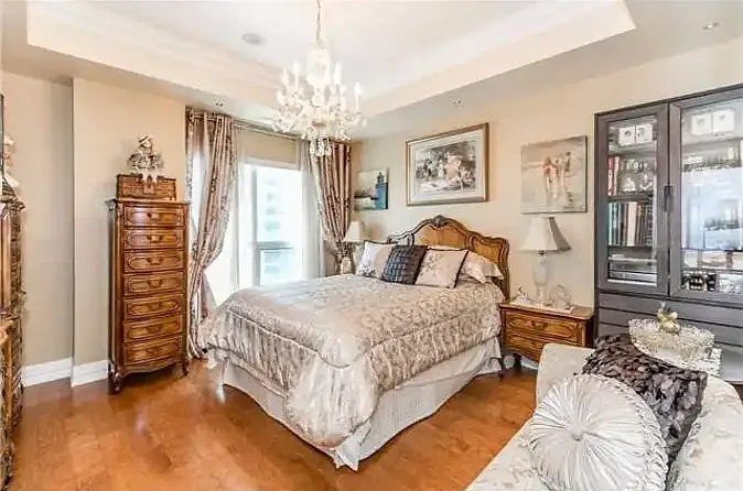 33 Ellen St #1006 — Photo 4