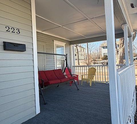 3rd image of 223 W Madison St