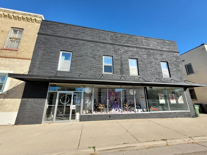 110 S Main St