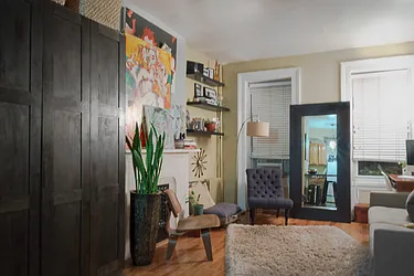 Rented by R New York
